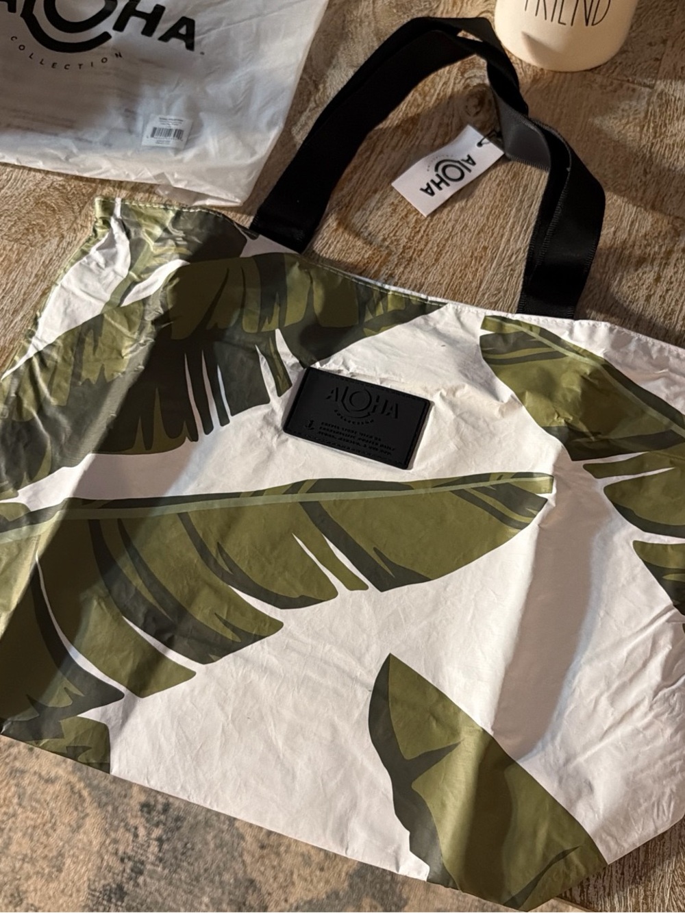 ALOHA Collection Olive Leaf Canvas Tote in White and Green